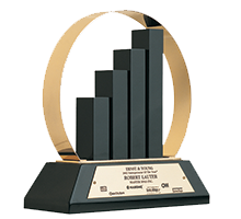 Master SpasLe PDG de la société, Bob Lauter, a reçu le prix Ernst & Young de l'entrepreneur de l'année.