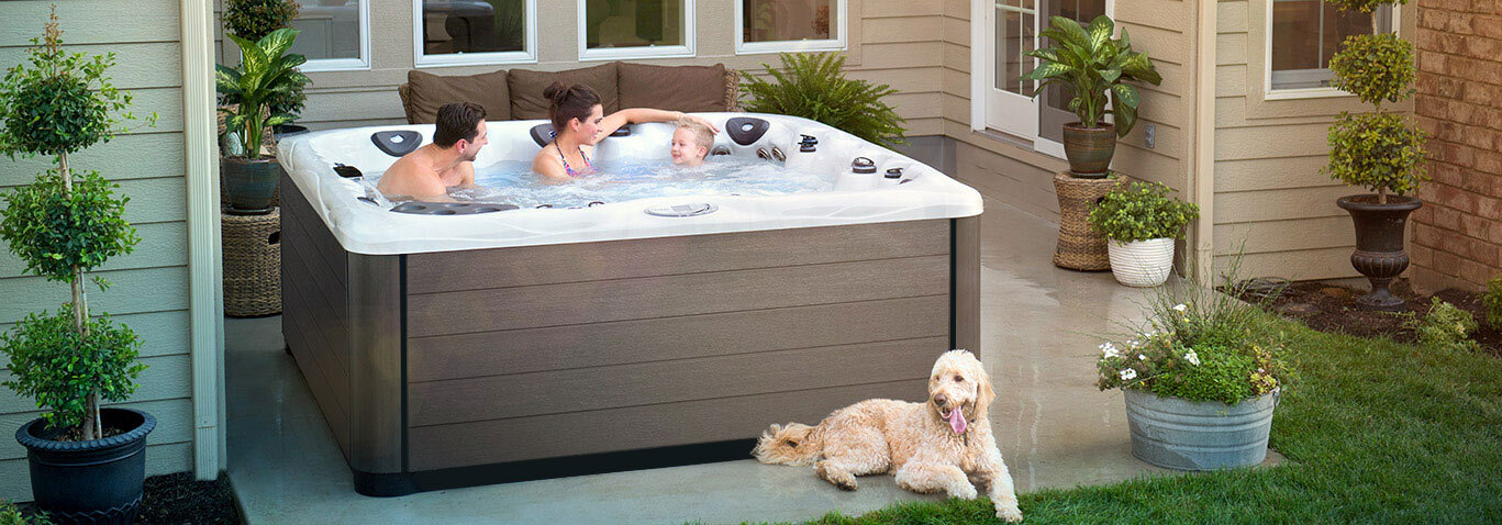 installation d'un spa sur un patio arrière